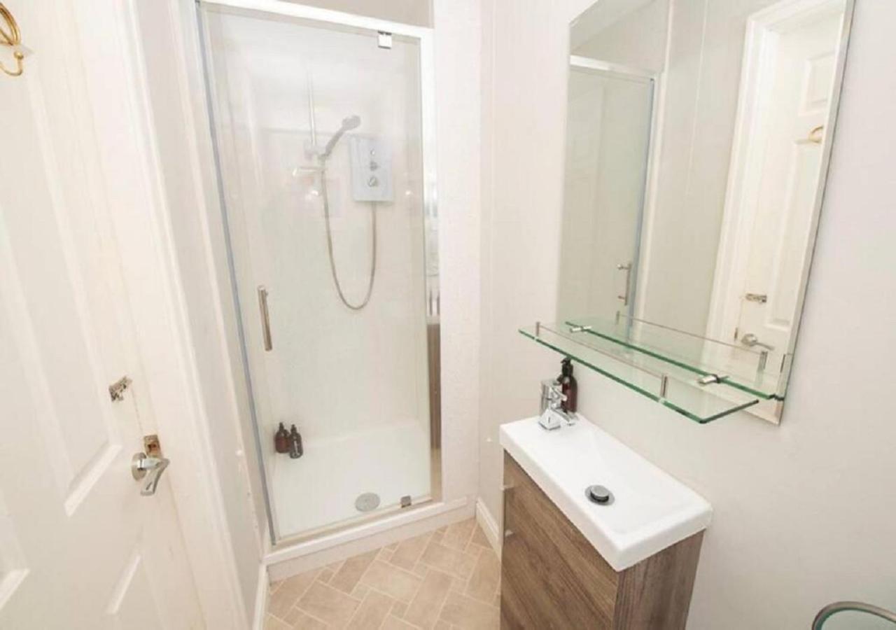 סקארבורו Pelican-Stylish 2-Bed Apartment Close To Beach & Town מראה חיצוני תמונה
